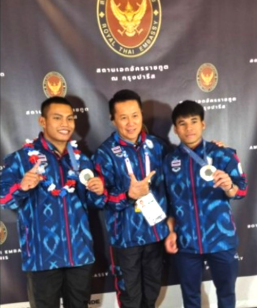 indonesian weigh lifting paris 2024